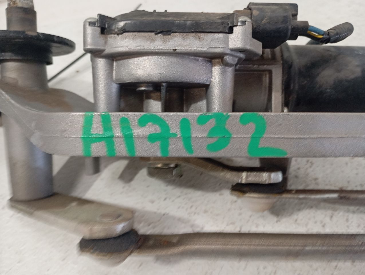 Part image 3