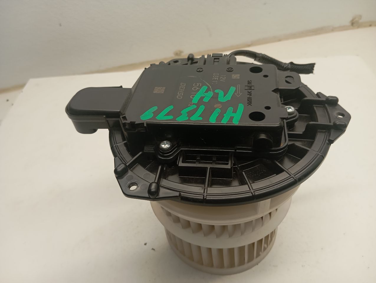 Part image 3