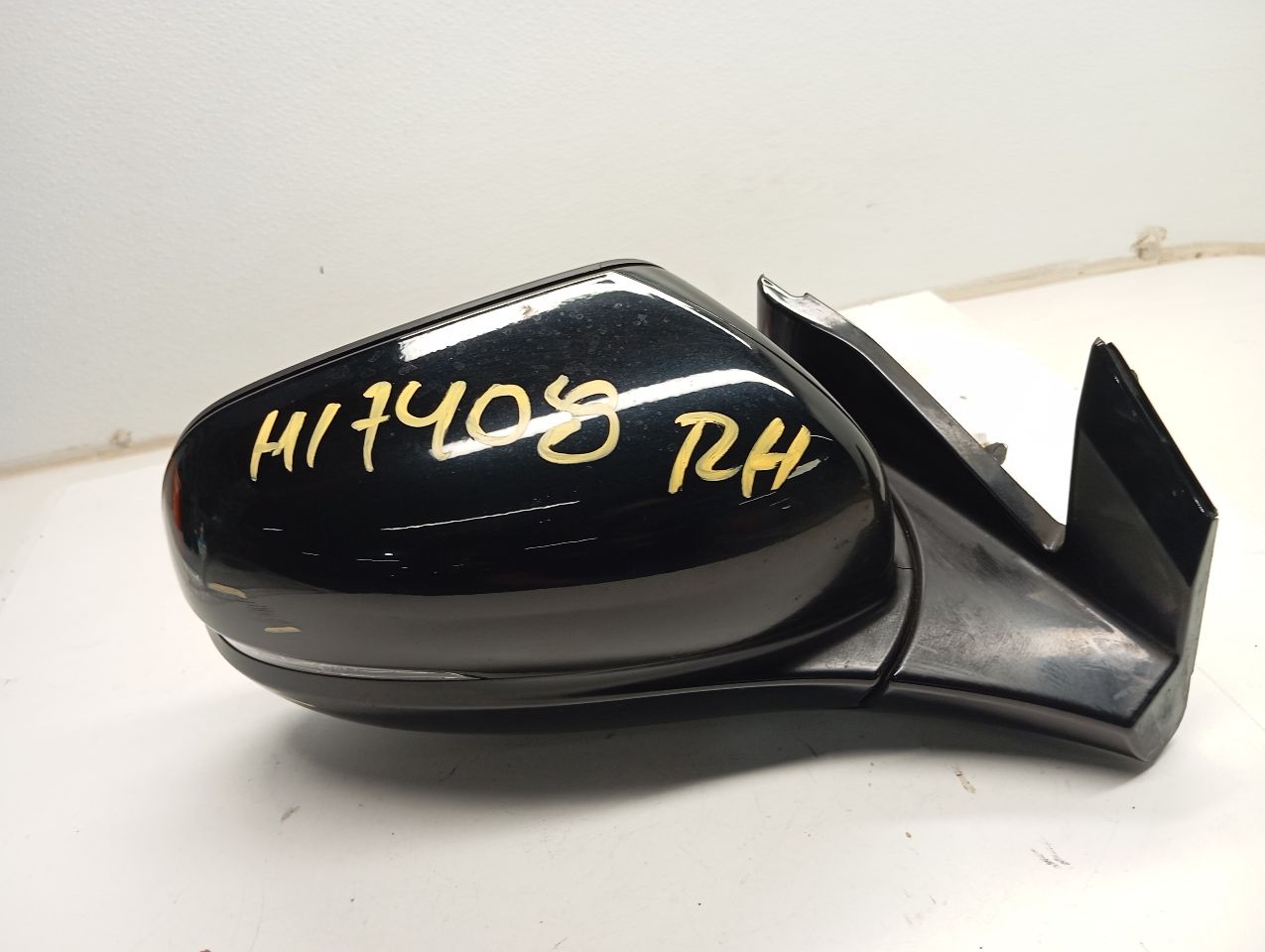 Used 2016 Honda PILOT R. - Stock #H17408