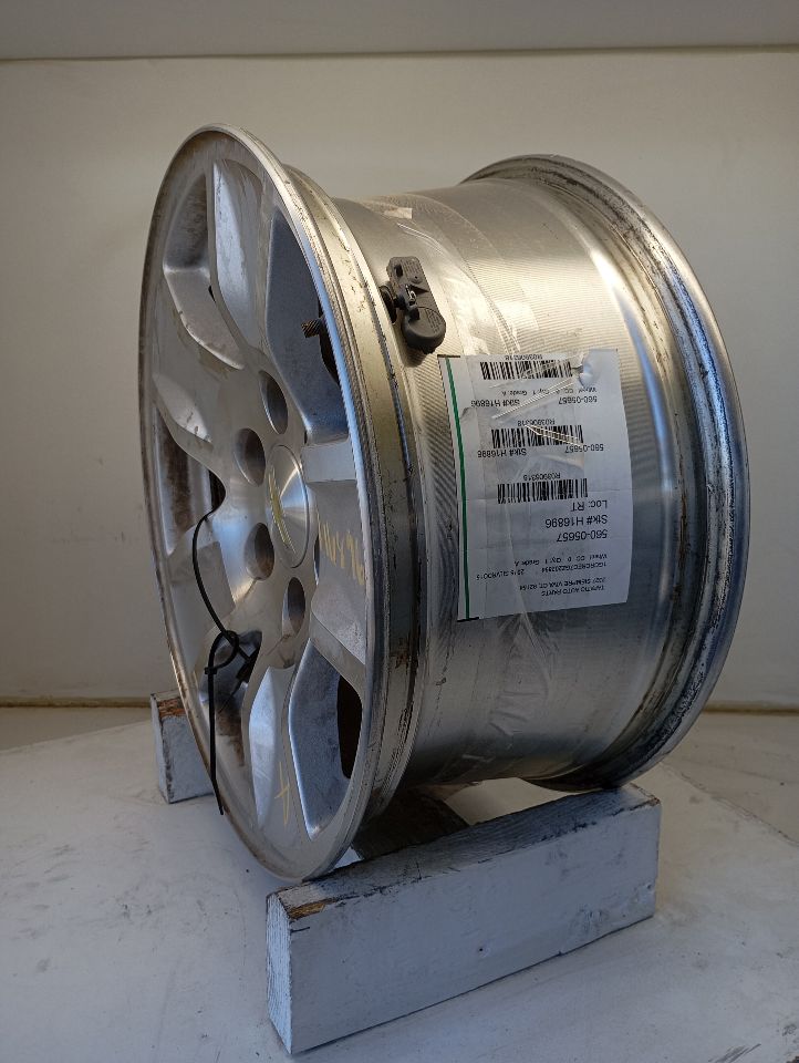 2016 General Motors SILVERADO 1500 PICKUP Wheel