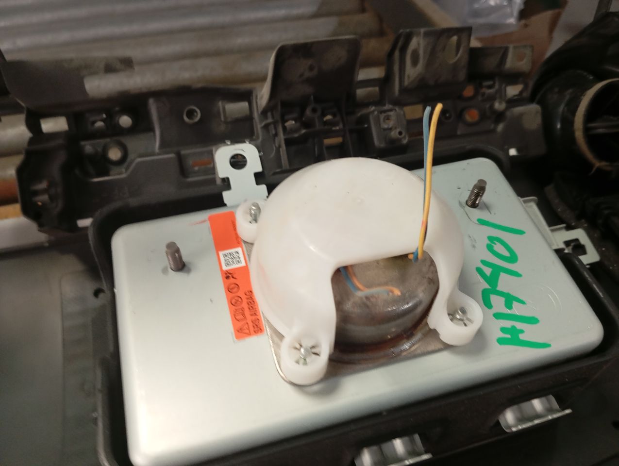 Part image 4