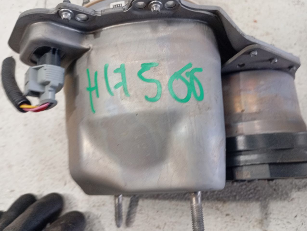 Part image 3