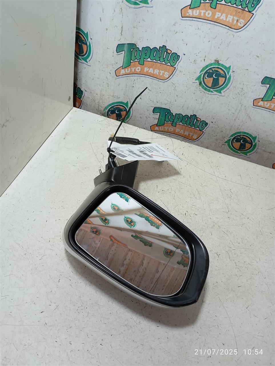 Part image 3