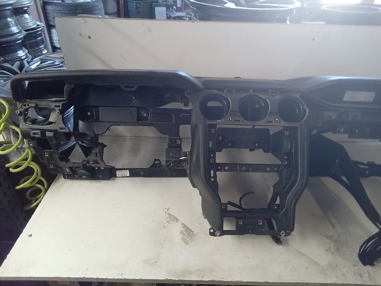 Part image 1