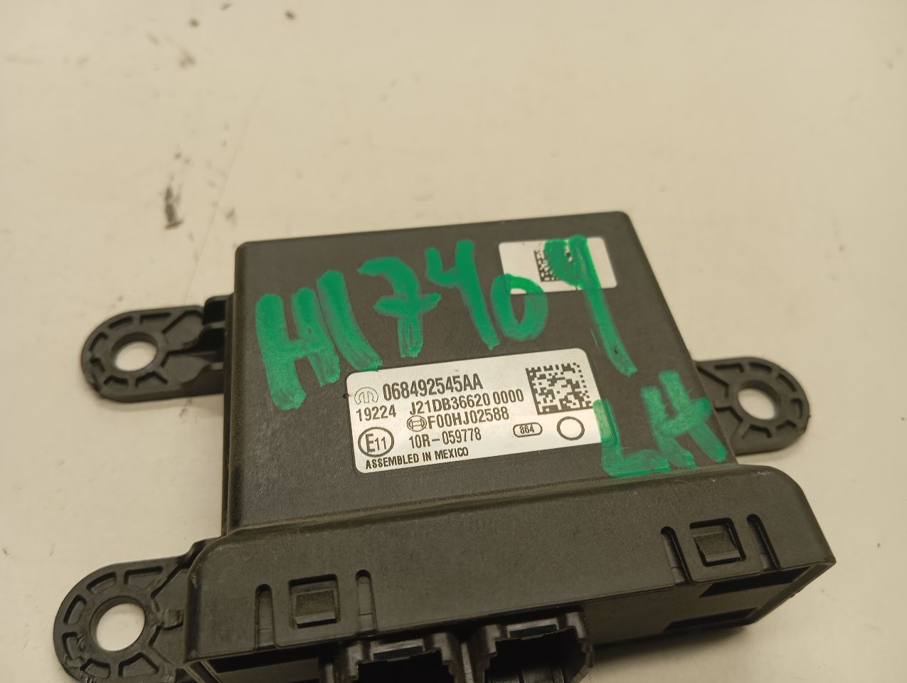 Part image 3