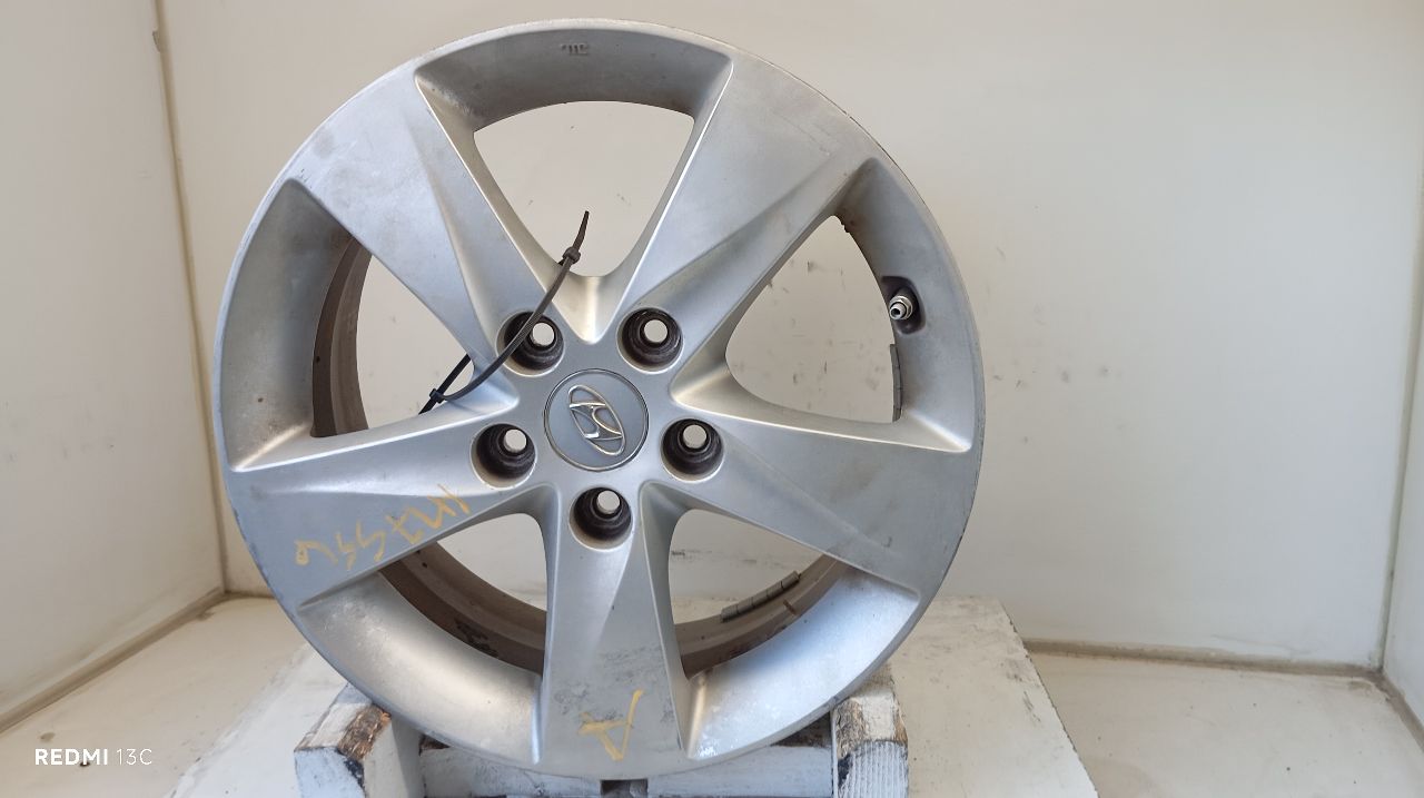 2013 Hyundai ELANTRA Wheel