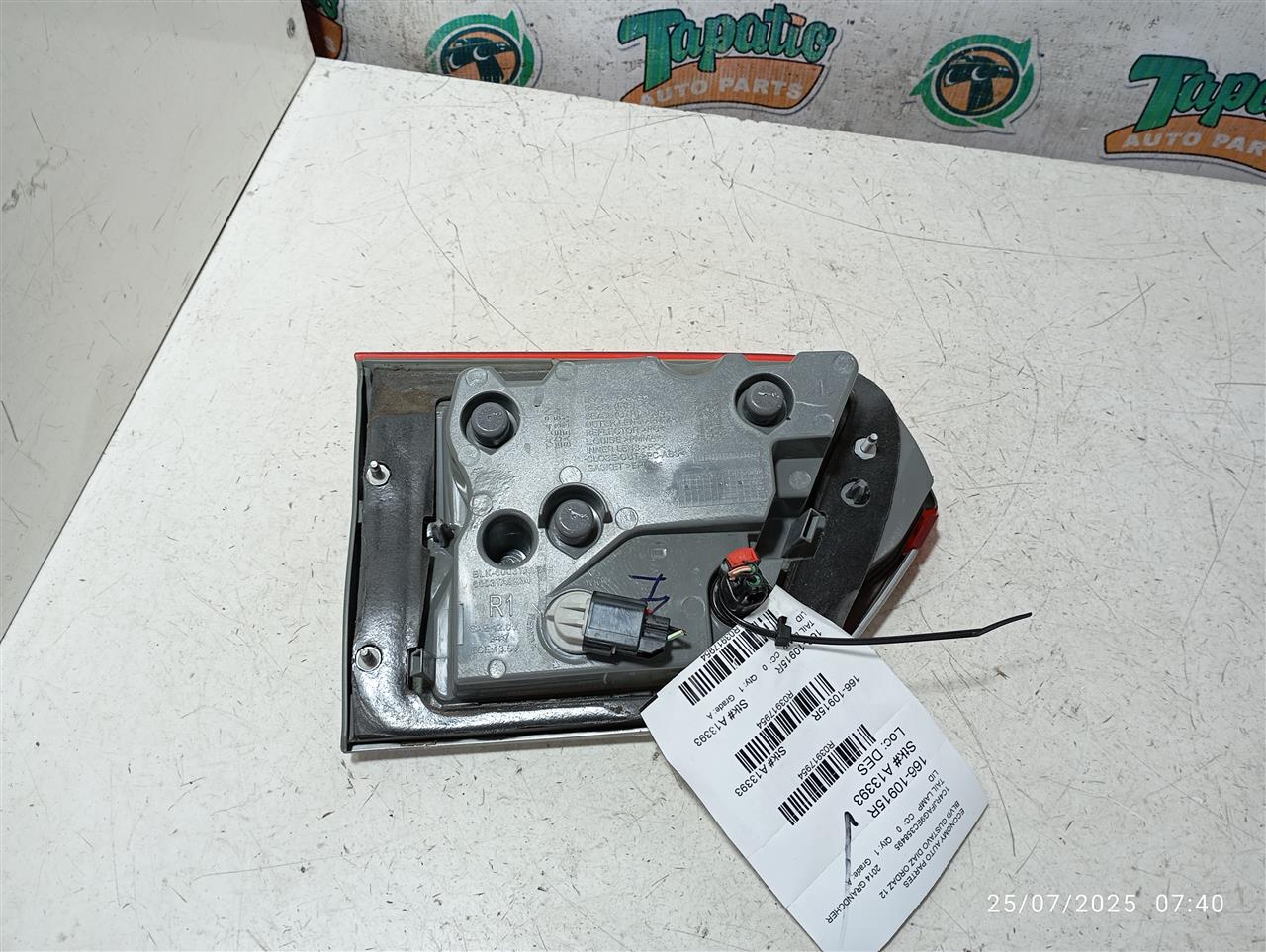2014 Jeep GRAND CHEROKEE Tail Lamp