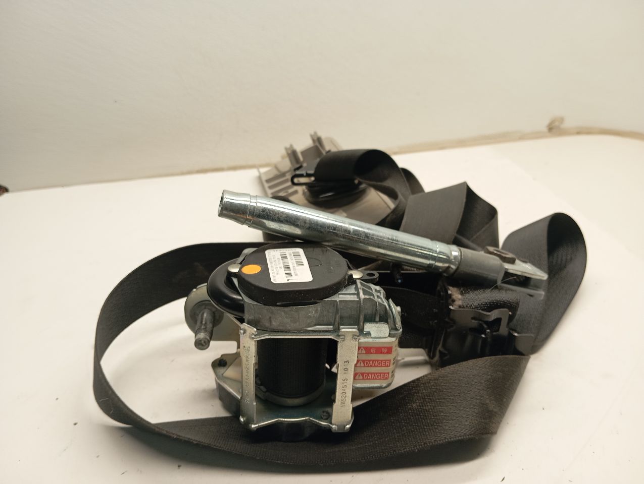 Used 2010 General Motors EQUINOX retractor - Stock #H17734
