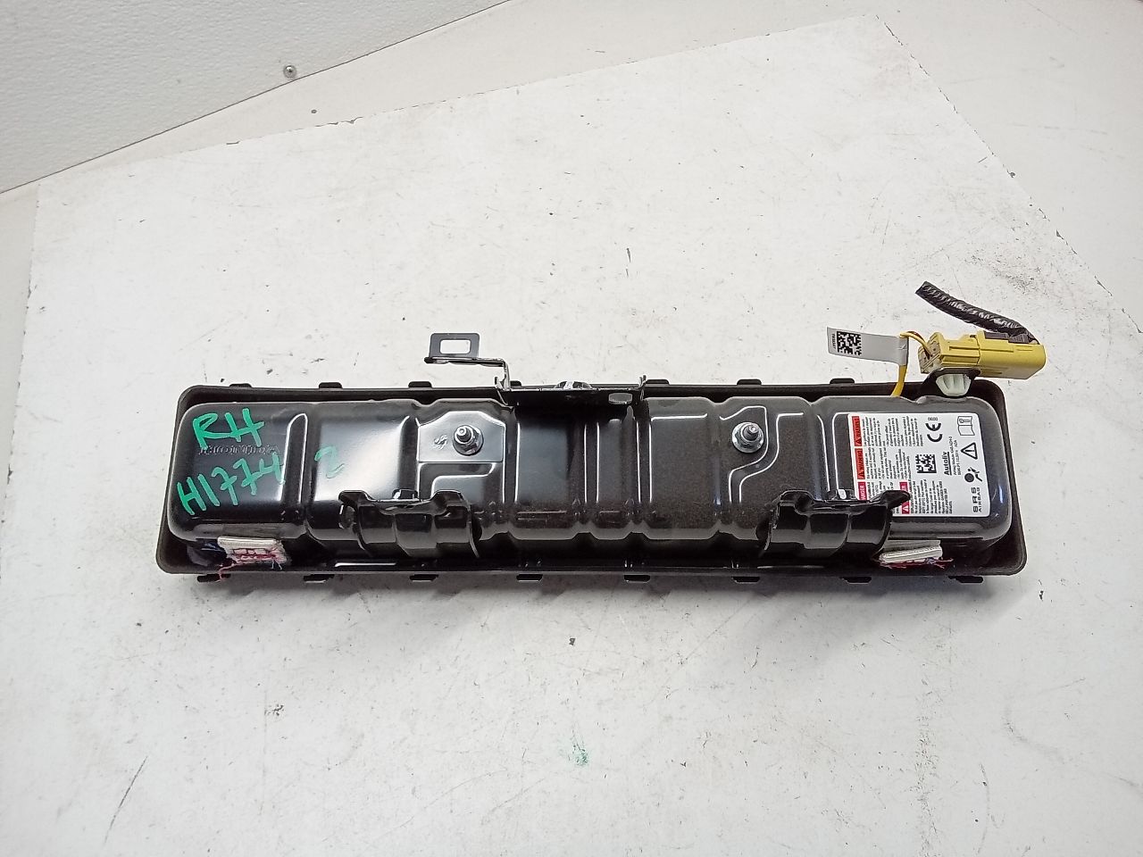 Part image 3