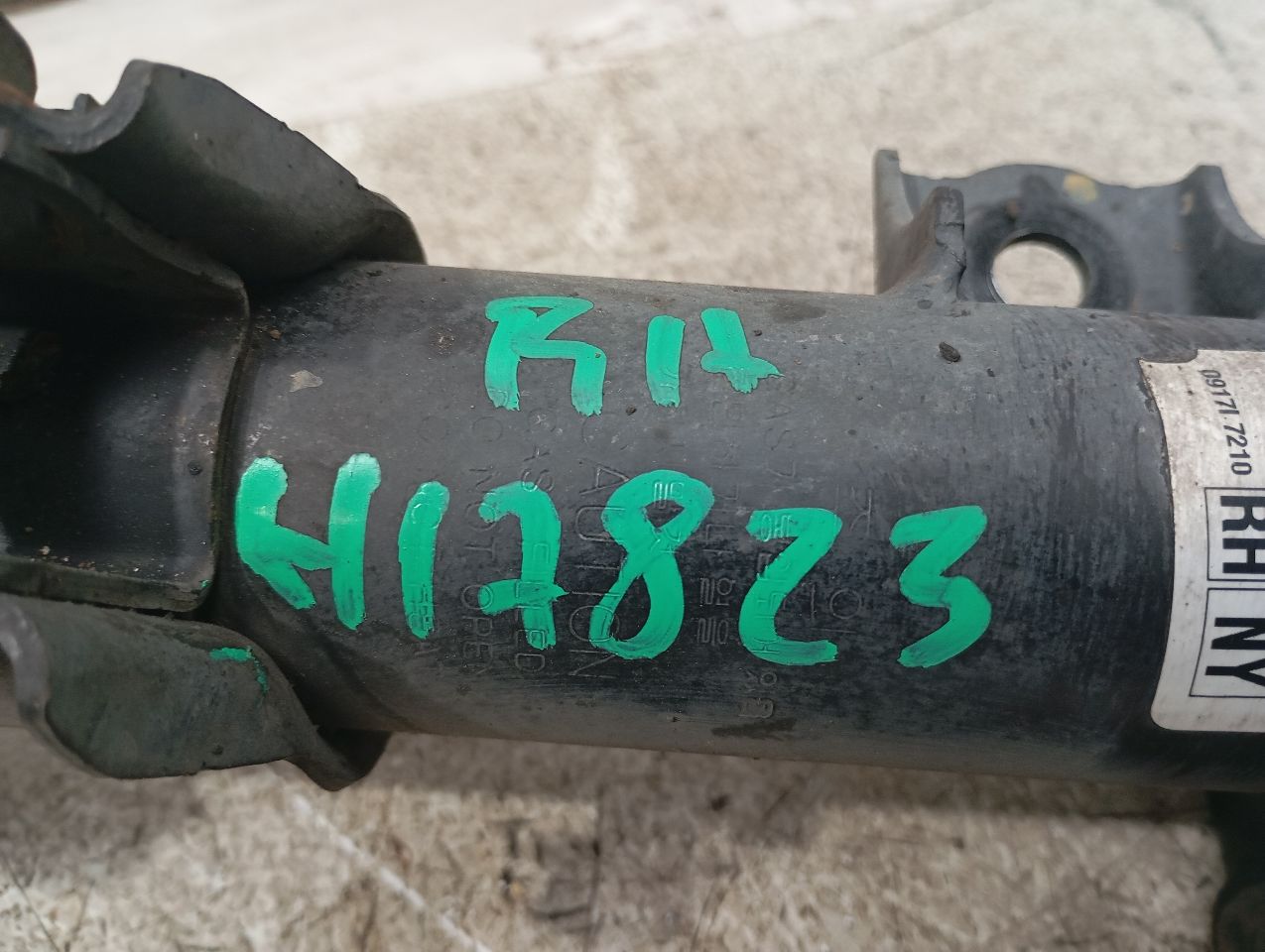 2018 Hyundai ELANTRA Strut