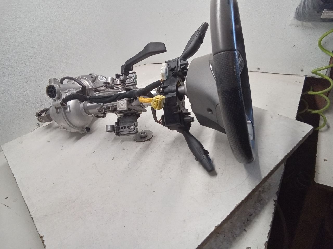 Part image 3