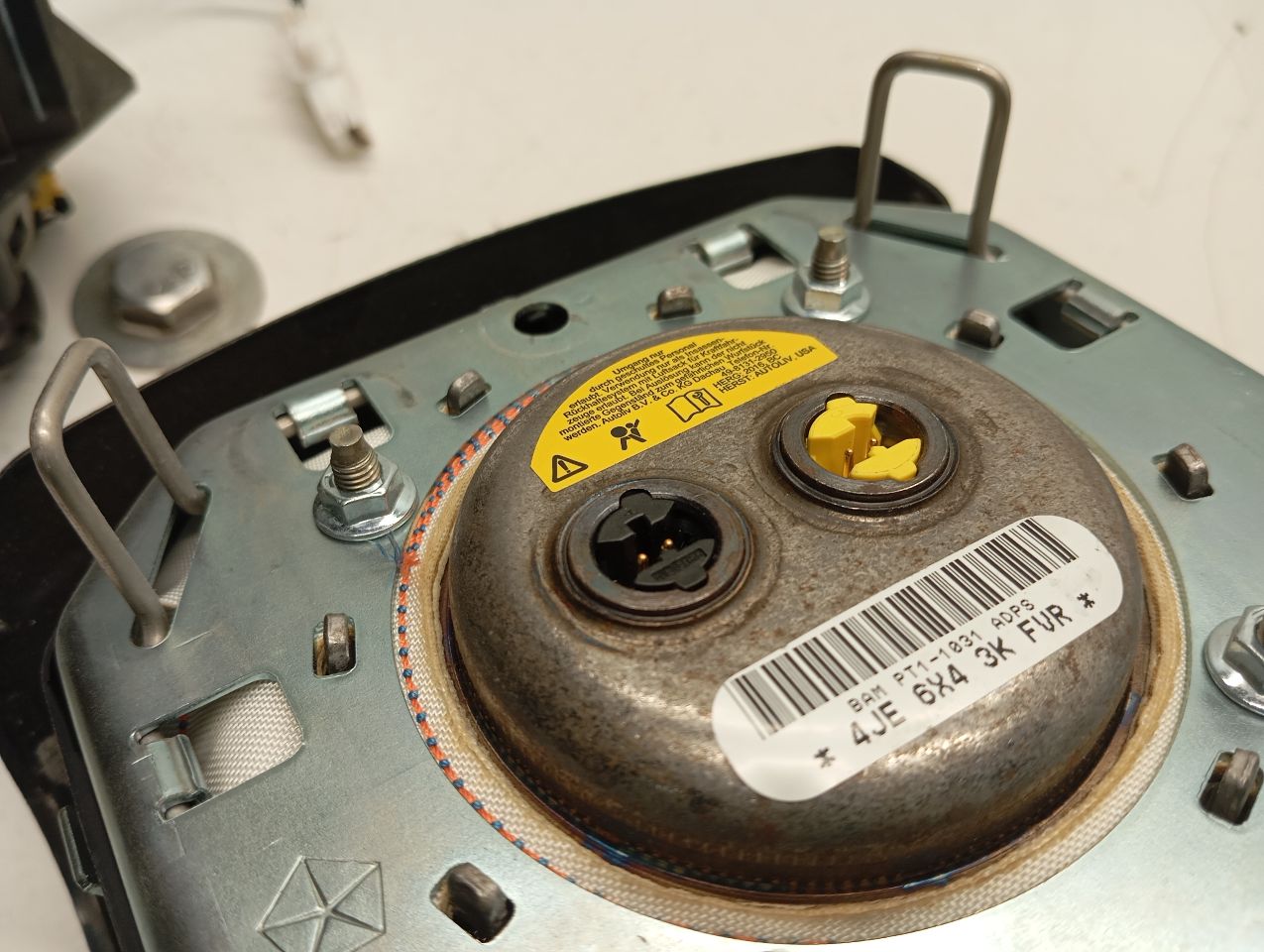 Part image 3
