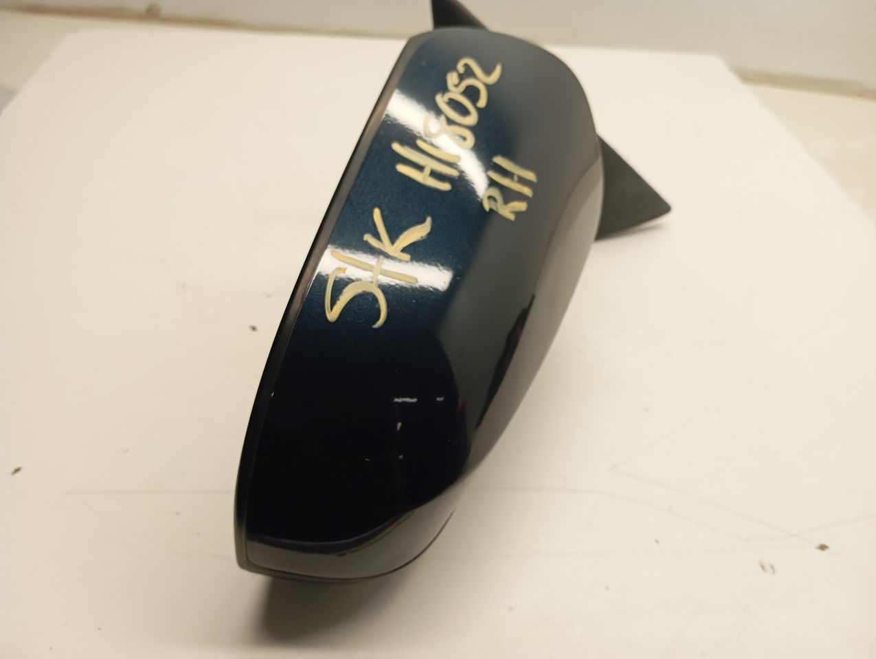 Used 2014 Toyota CAMRY w/o blind spot alert - Stock #H18052