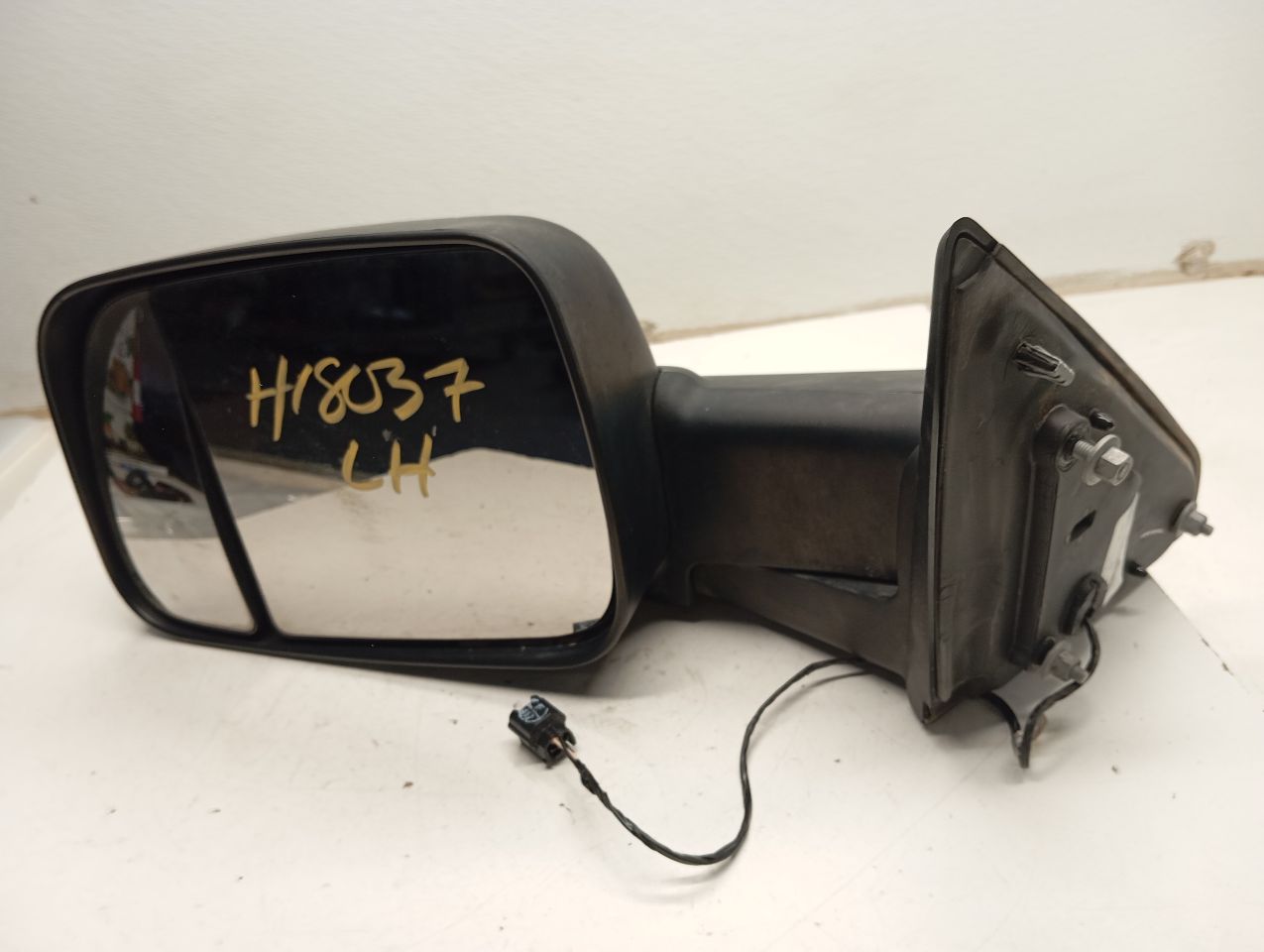 Used 2015 Chrysler DODGE 1500 PICKUP L. - Stock #H18037