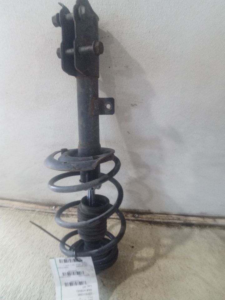 2015 Jeep PATRIOT Strut