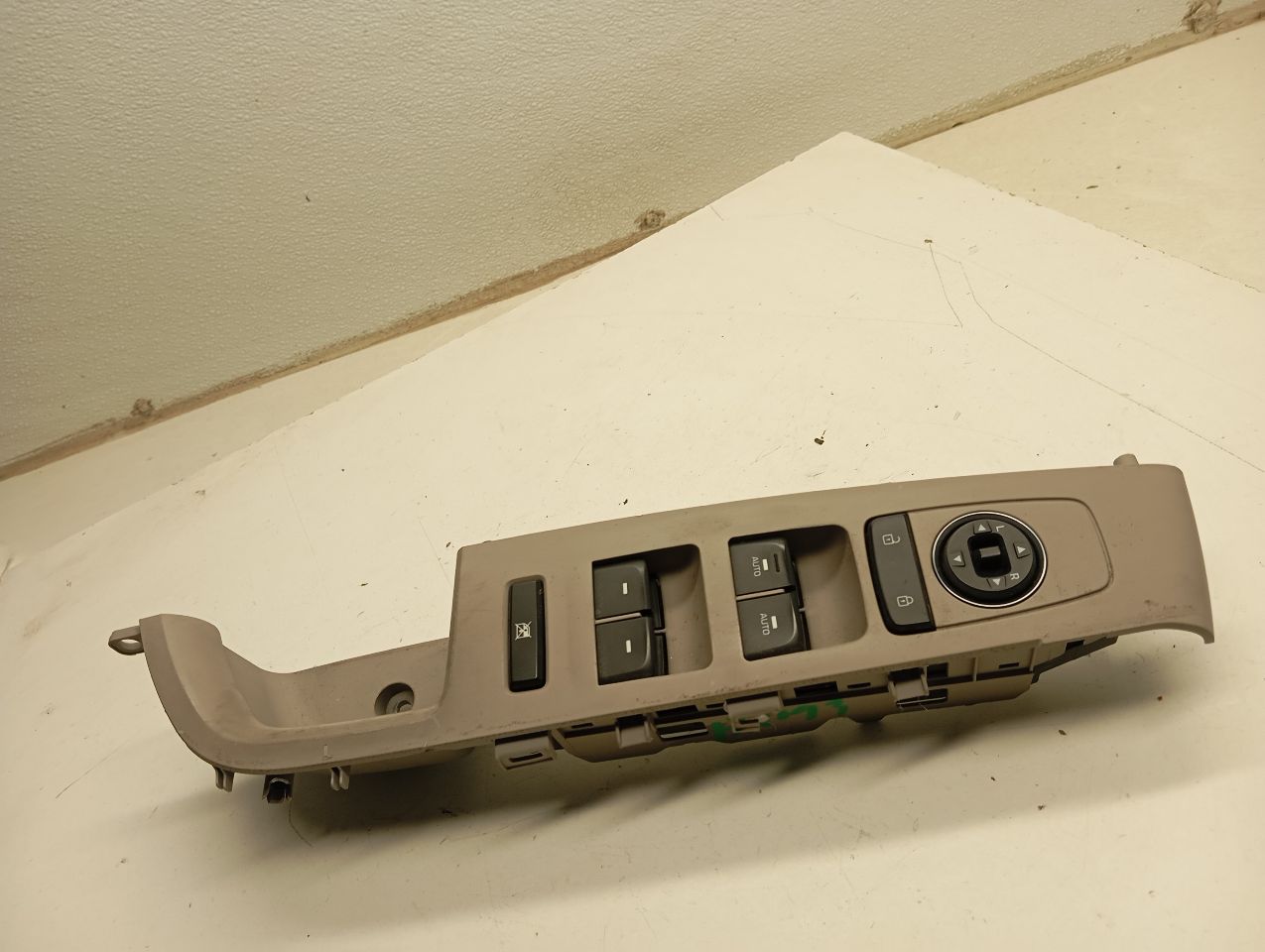 Used 2016 Hyundai SONATA Front Door Switch - Stock #H18093