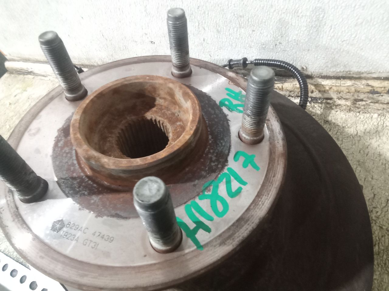 Part image 3