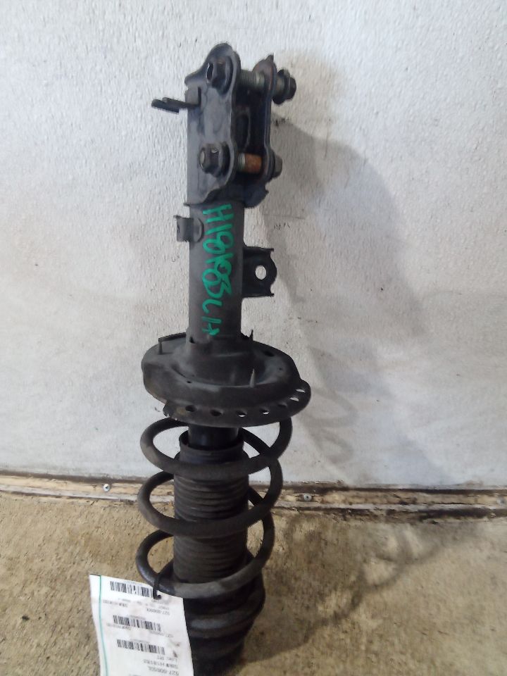 2013 Hyundai ACCENT Strut