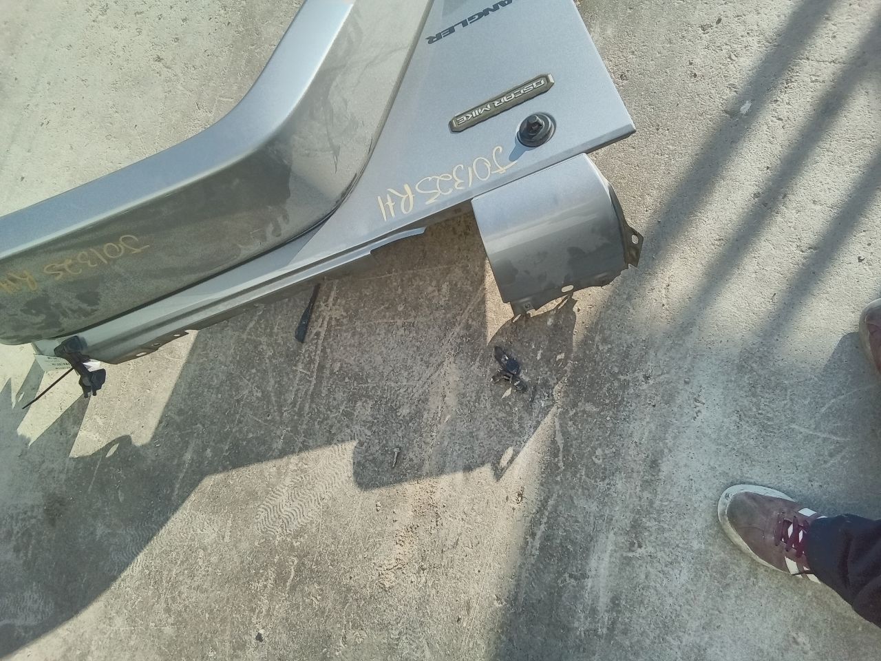 Part image 4
