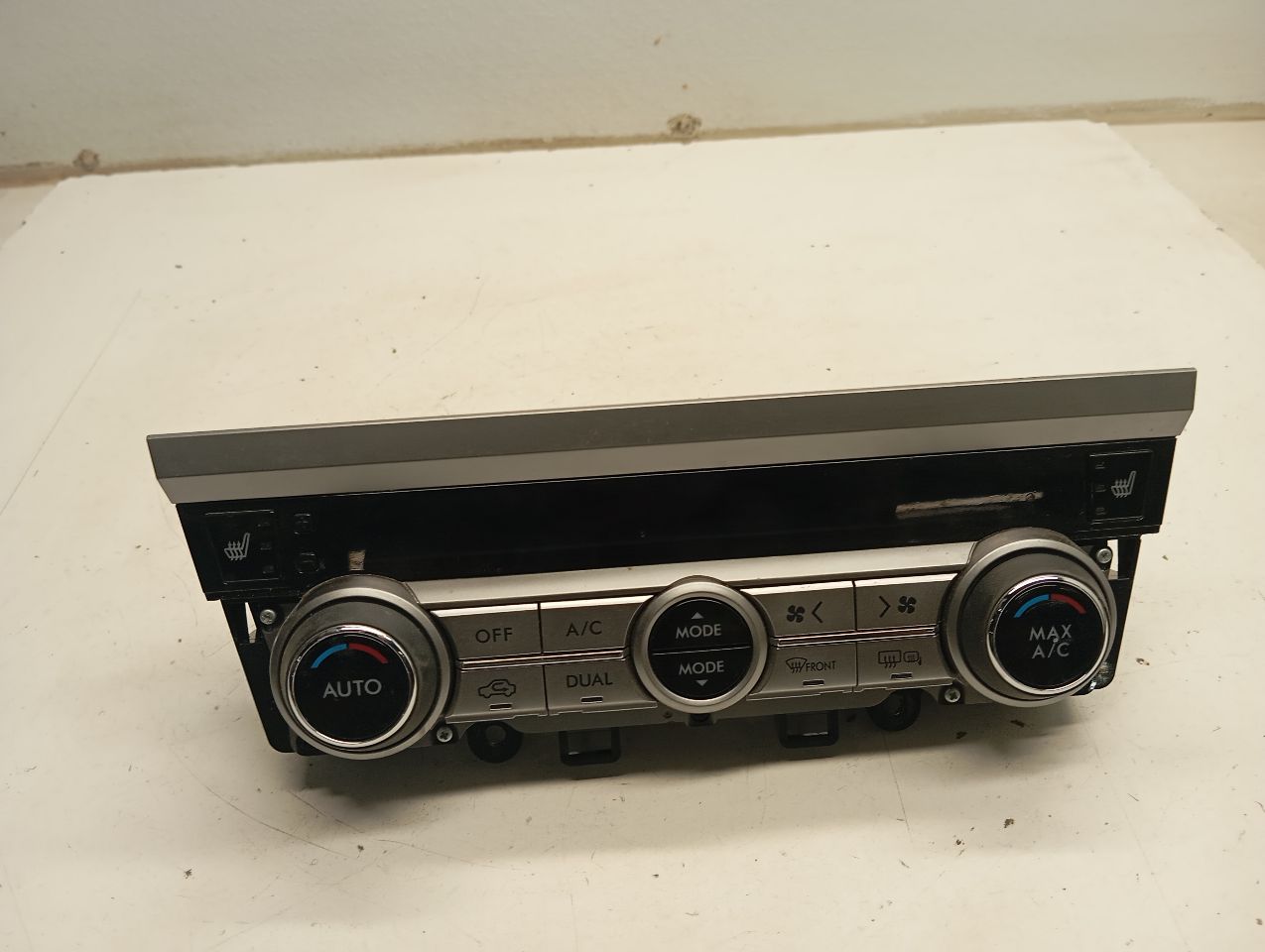 2017 Subaru LEGACY Temp Control