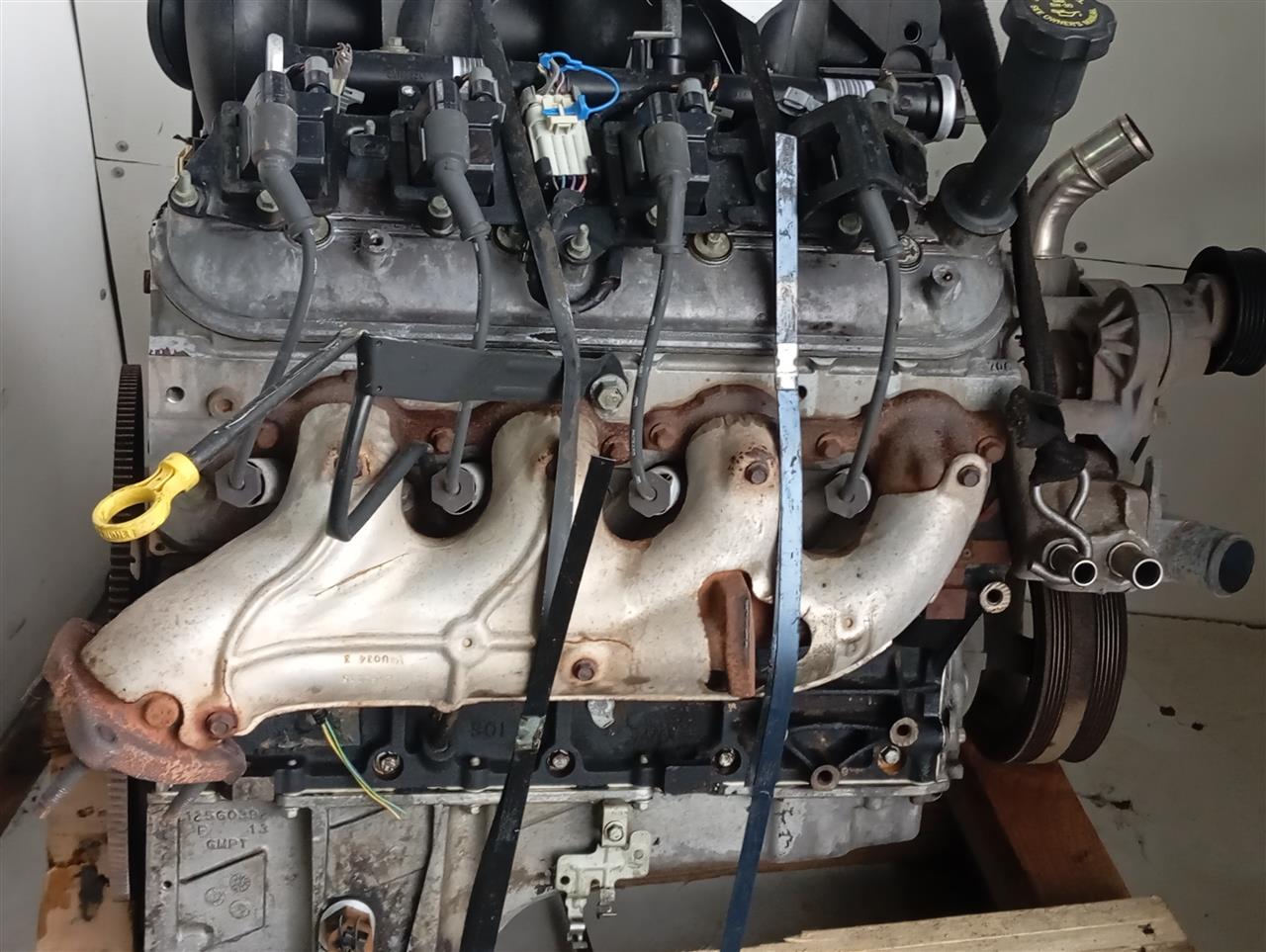 2002 General Motors SILVERADO 1500 PICKUP Engine Assembly
