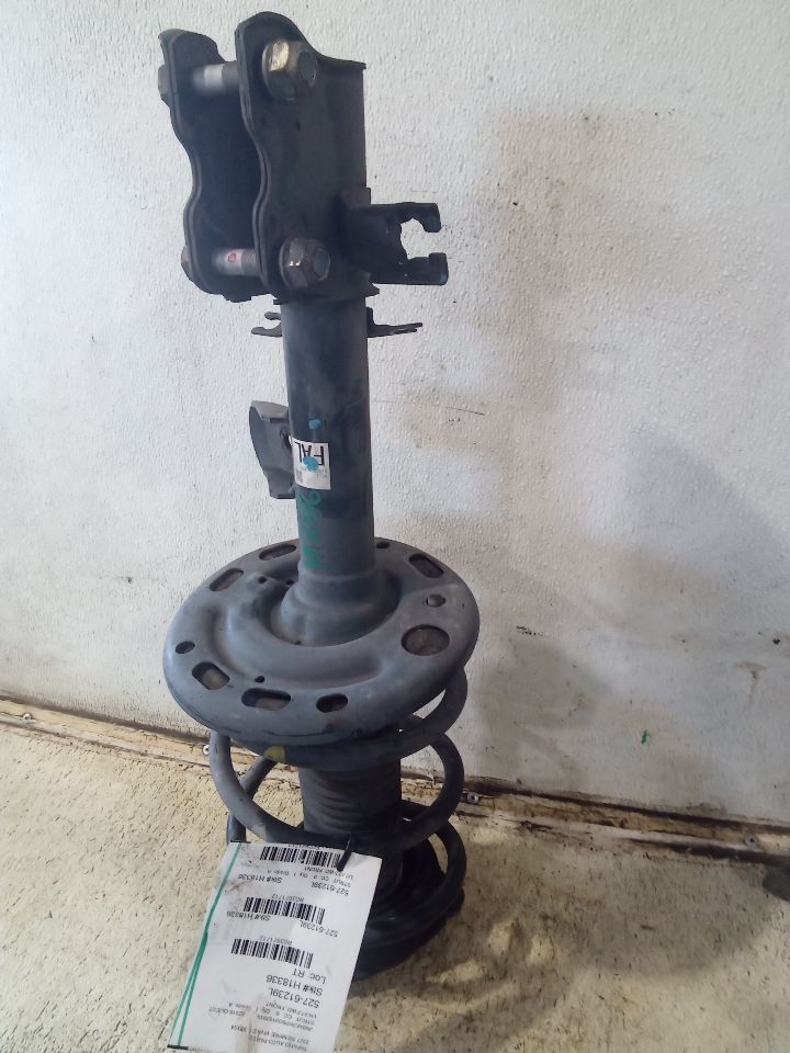 2016 Nissan QUEST Strut