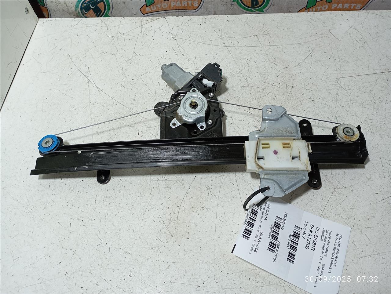 2018 Nissan SENTRA Door Window Reg, Fr