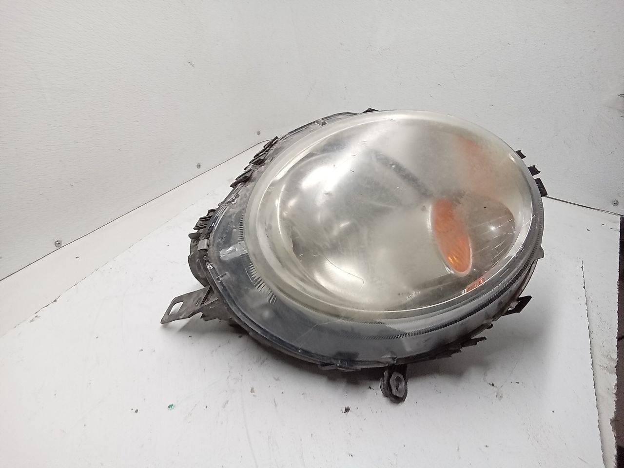 Headlamp Assembly for 2007-2008 Mini Cooper Mini Cooper HT halogen yellow turn indicator R. and other applications