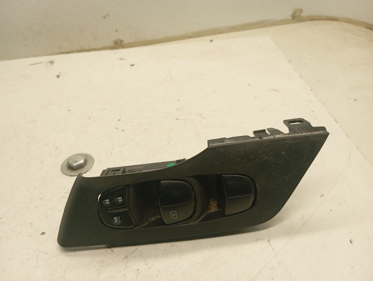 Used 2016 Nissan ALTIMA w/o passenger side automatic up and down window - Stock #H18410