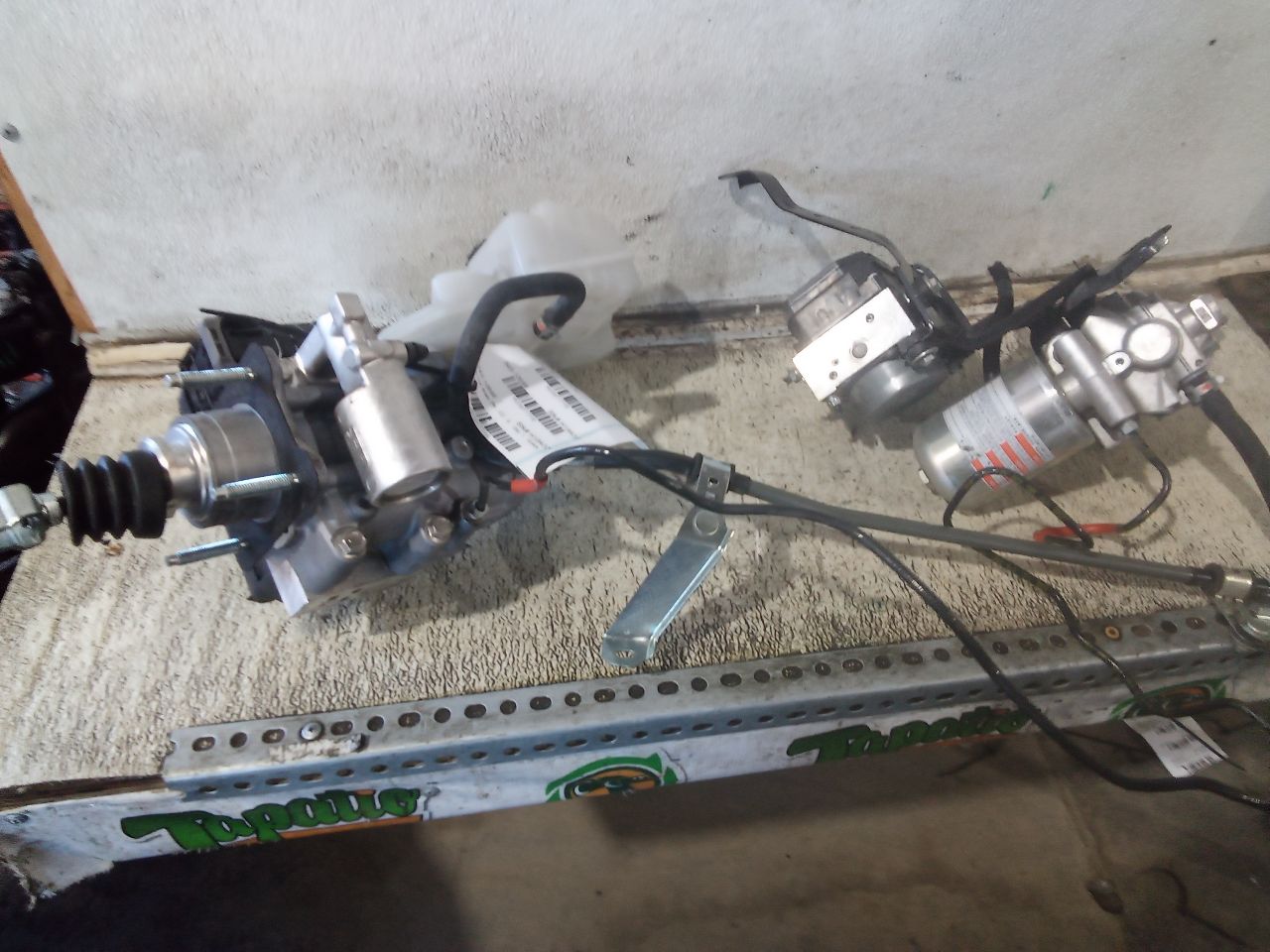 Used 2019 Toyota CAMRY (A25AFXS engine, hybrid) - Stock #H18432