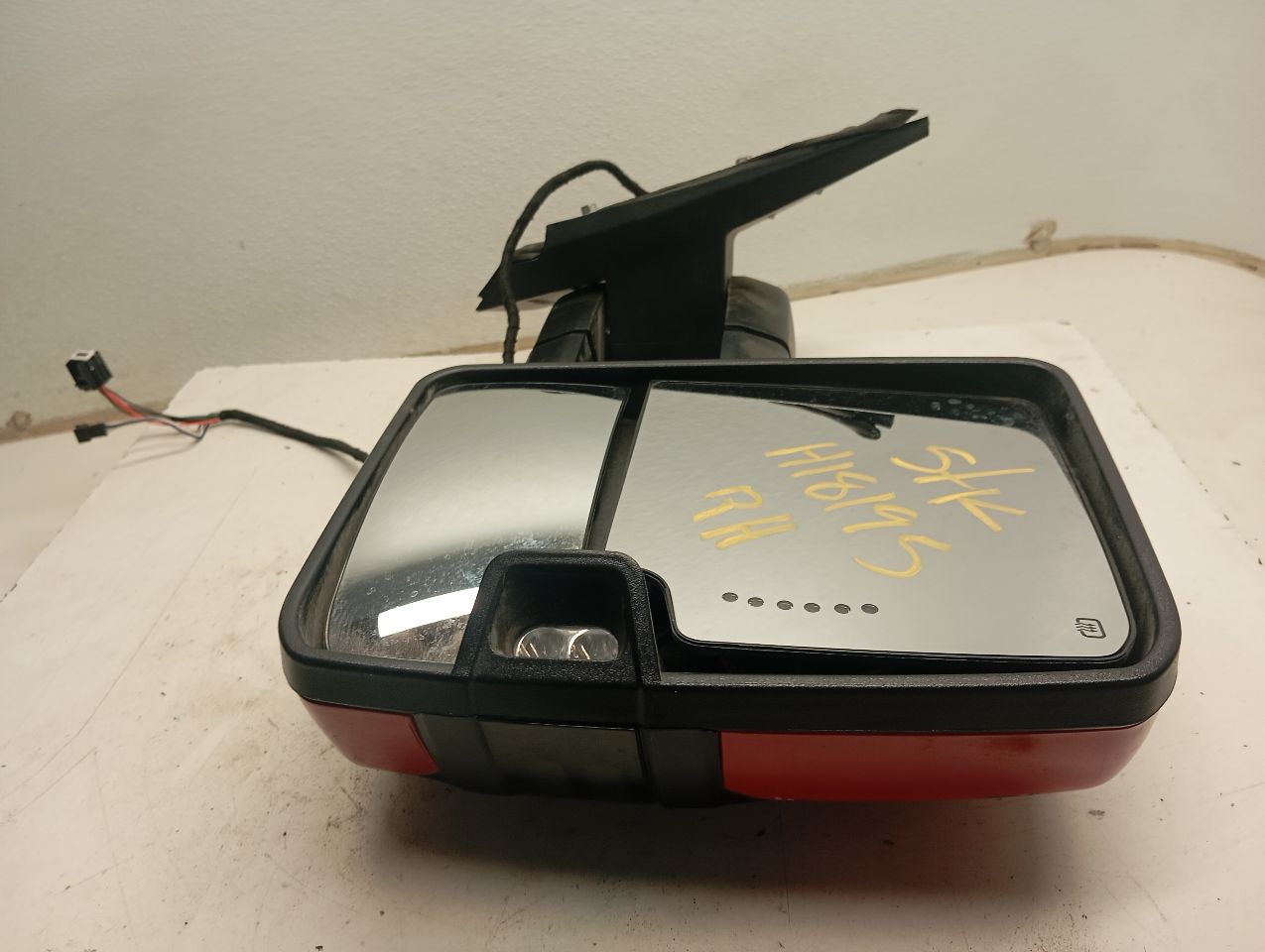 Part image 3