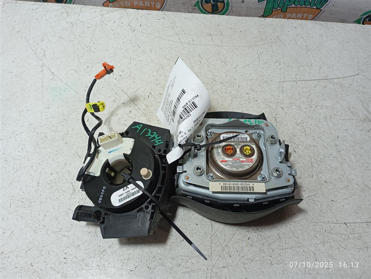 2010 Nissan TITAN Air Bag