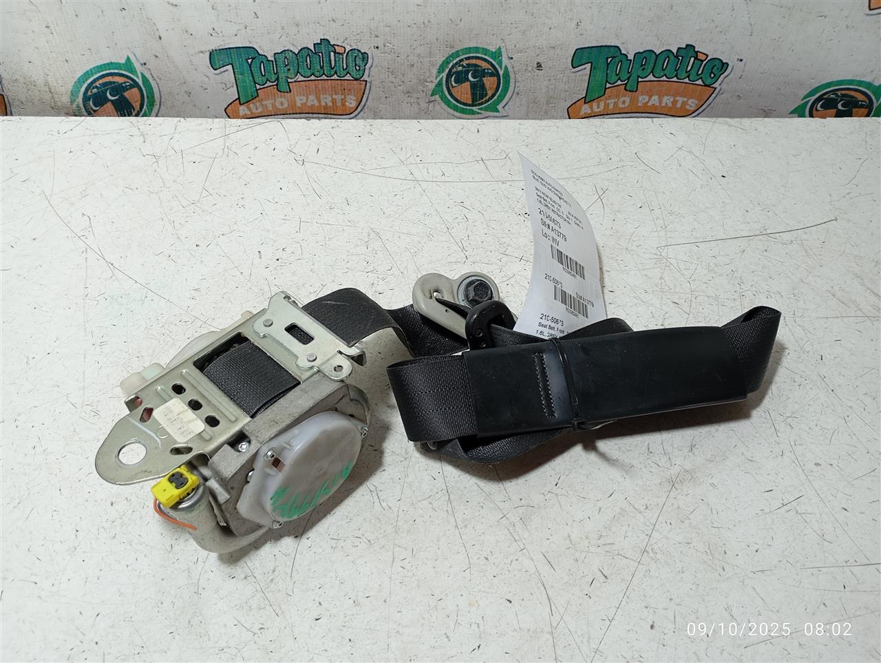 2014 Nissan VERSA Seat Belt, Front