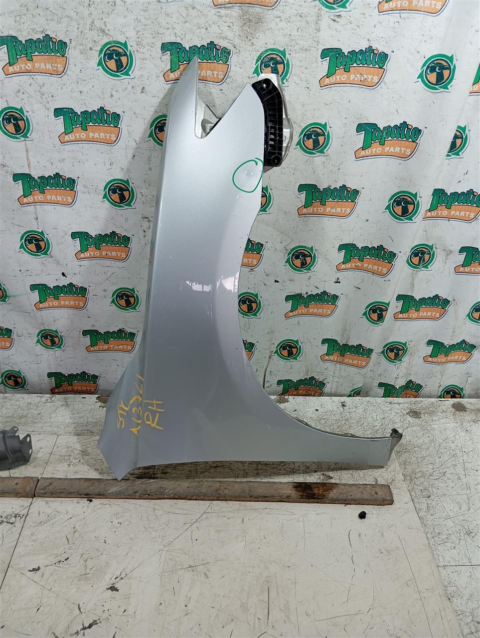 Part image 3