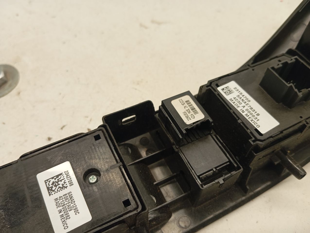 Part image 4