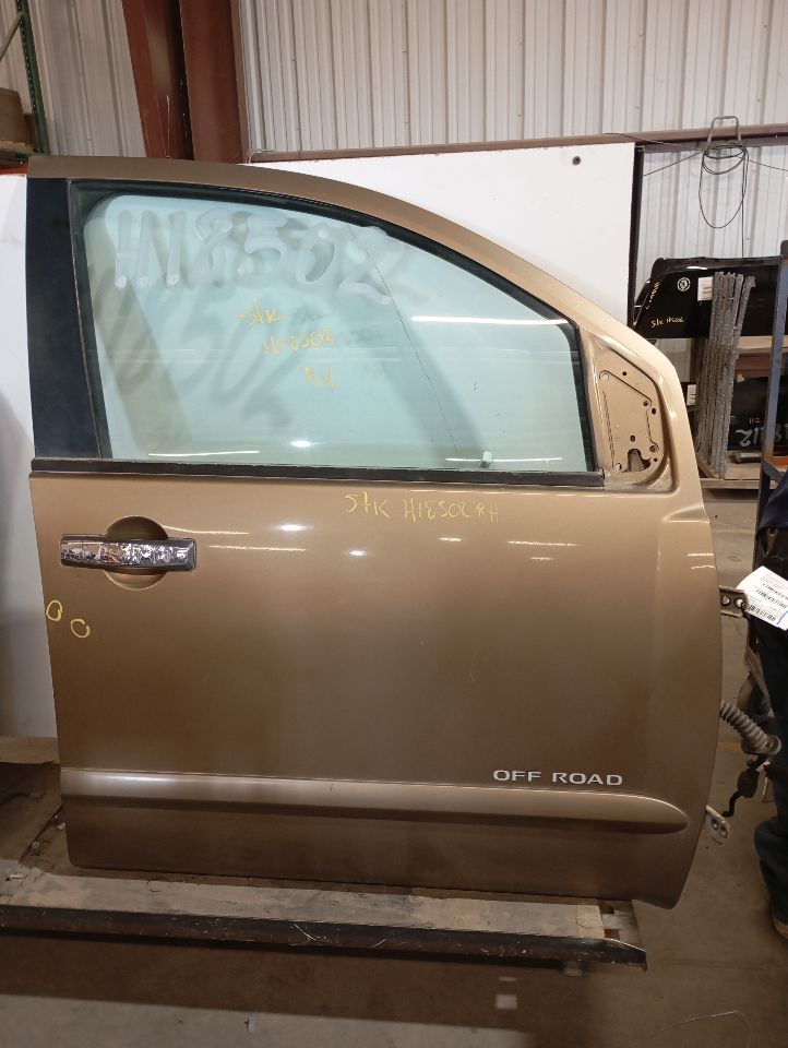 2004 Nissan TITAN Door Assembly, Fr