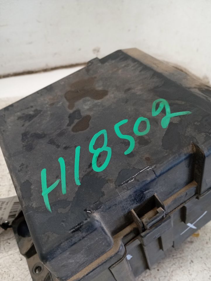 2004 Nissan TITAN Fuse Box, Engine