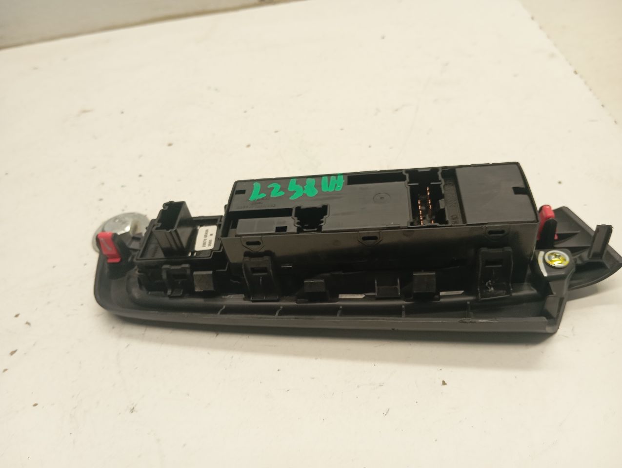 Part image 3