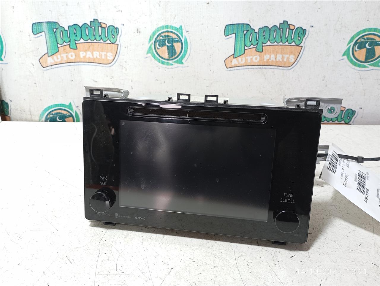 Used 2018 Toyota COROLLA ID 100638 on radio face - Stock #A13812