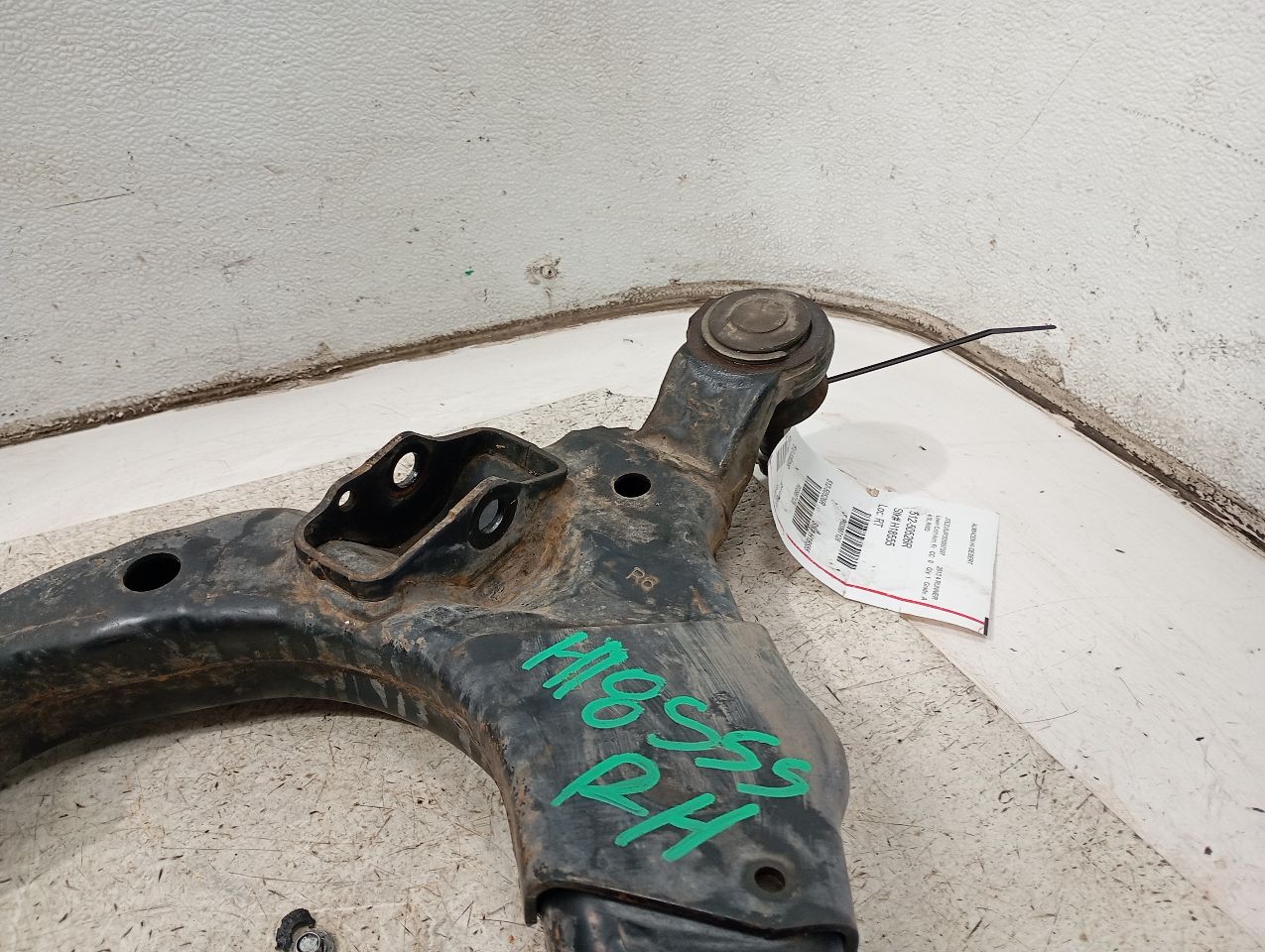 Lower Cntrl Arm, Fr for 2010-2014 Toyota FJ Cruiser R. and other applications