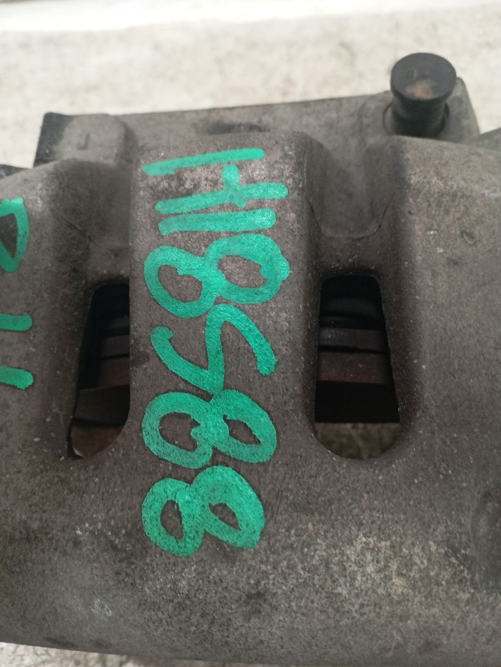 2011 Ford MUSTANG Caliper