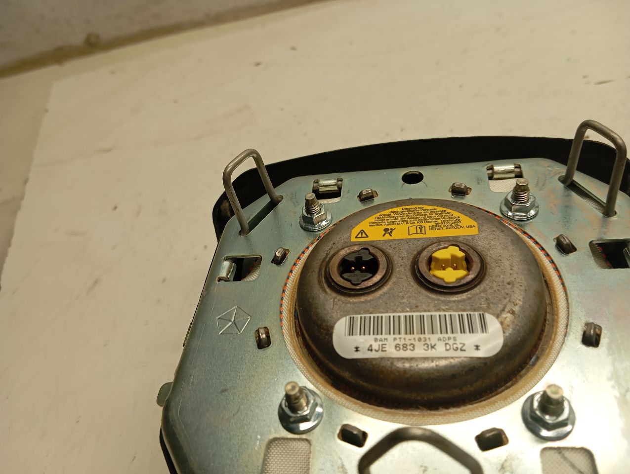 Part image 3
