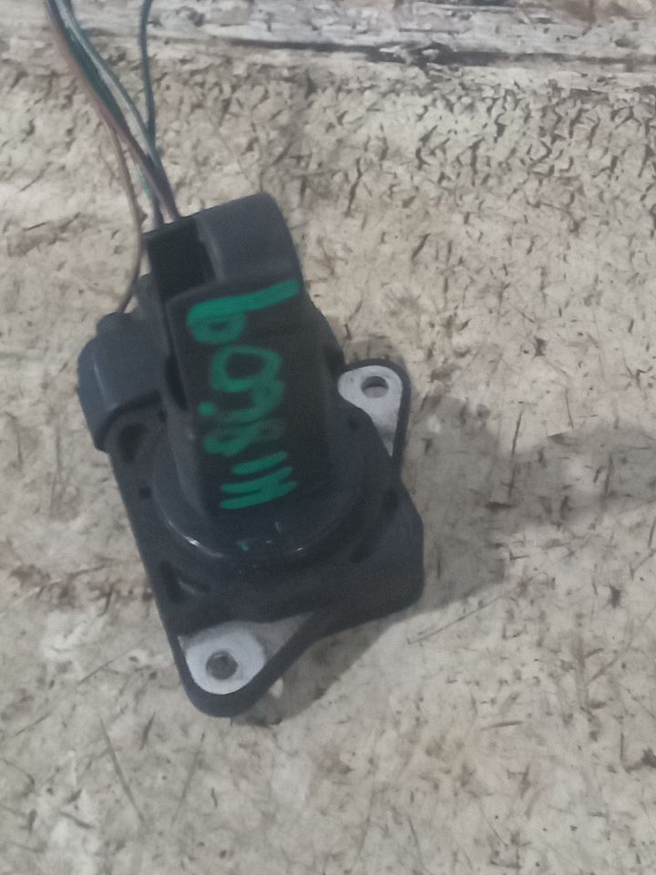 2004 Lexus LEXUS IS300 Air Flow Meter