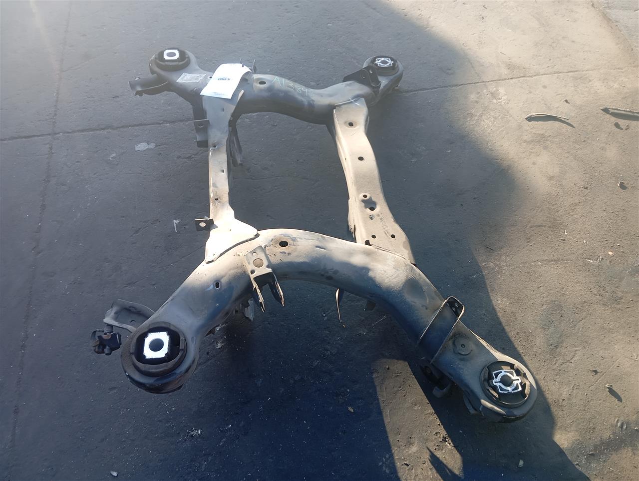 Part image 3