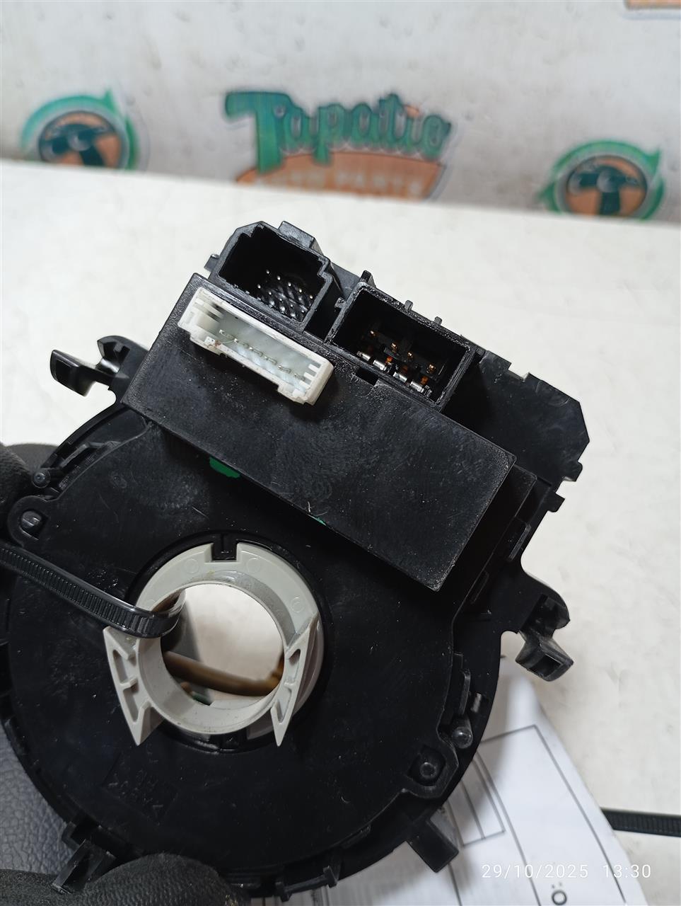 Part image 3