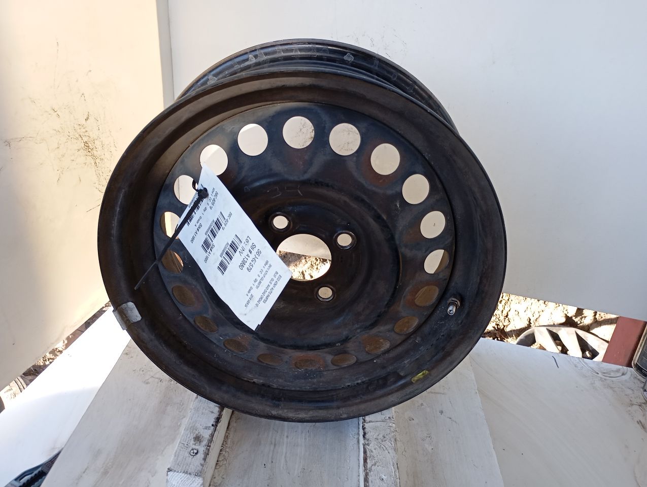 2016 Nissan VERSA Wheel