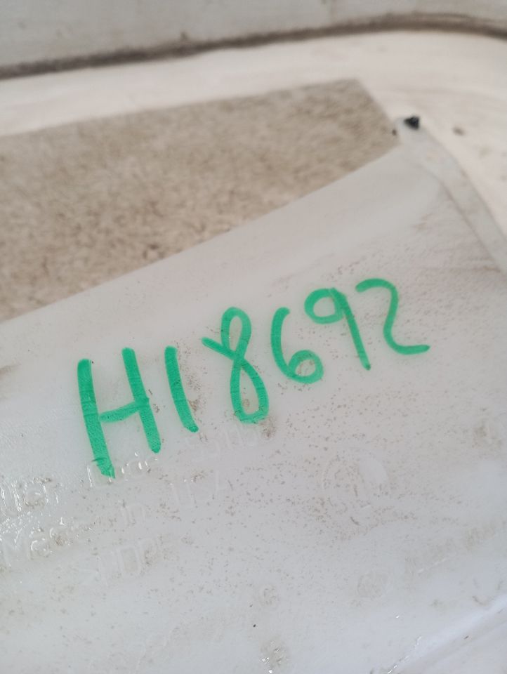 2020 CHEROKEE Jeep Wash Reservoir Assy