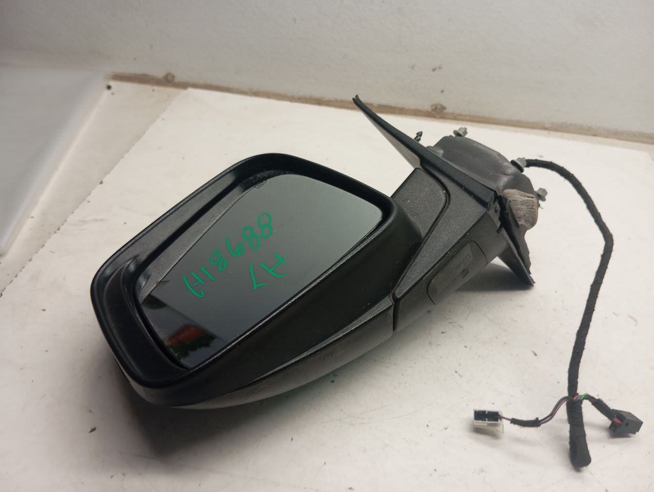 Part image 3