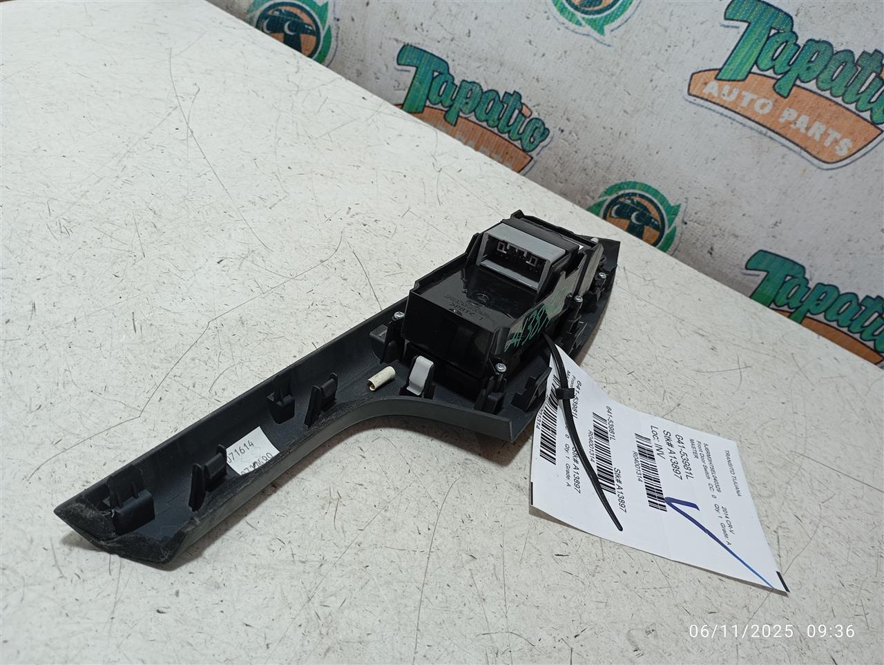 Used 2014 Honda CR-V manual folding mirrors - Stock #A13897