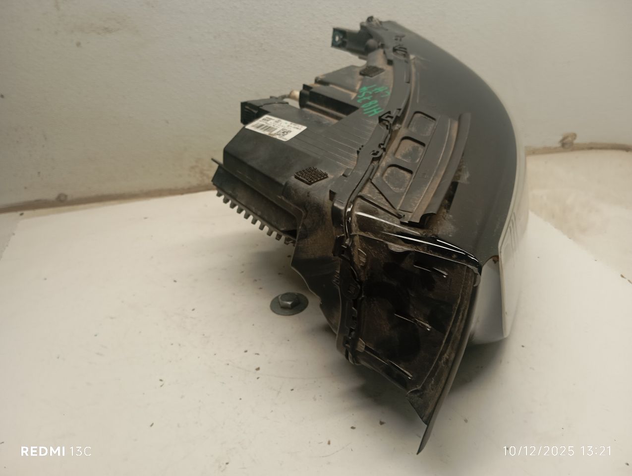 Part image 3